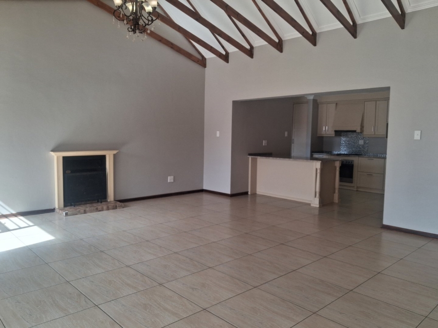 To Let 3 Bedroom Property for Rent in Hillside Free State